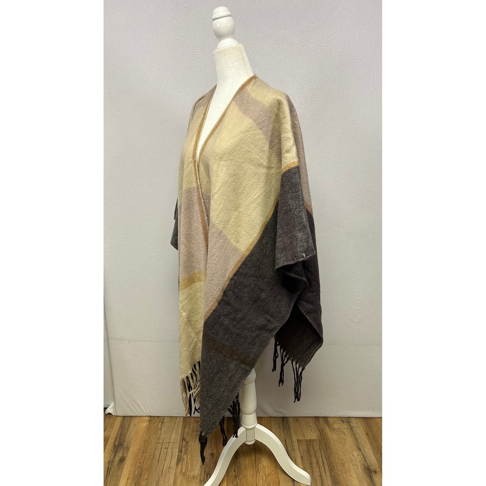 Boho Gorpcore Woolrich Womens OS Tan Colorblock Fringe Open Front Poncho Wrap